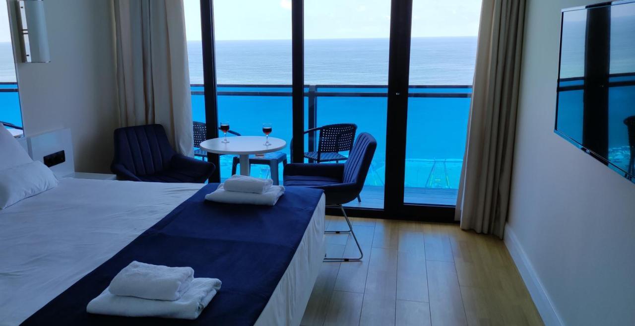 Only Front Sea View, No Side View, Wonderful Panorama, High Floor, Location Guarantee Aparthotel Batumi Exteriör bild