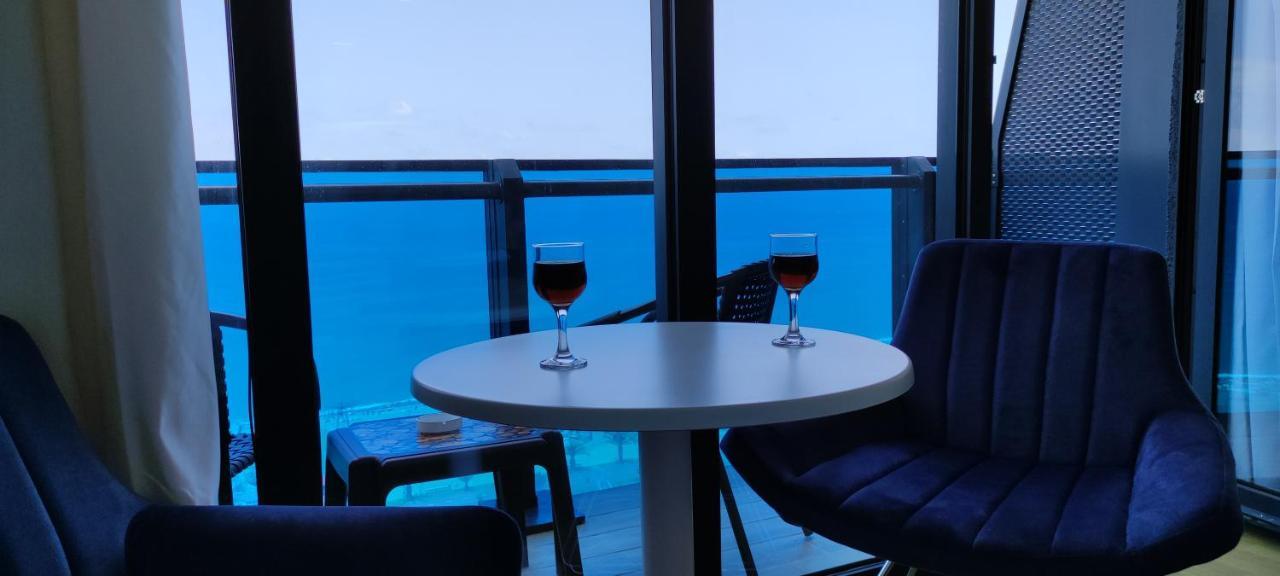Only Front Sea View, No Side View, Wonderful Panorama, High Floor, Location Guarantee Aparthotel Batumi Exteriör bild