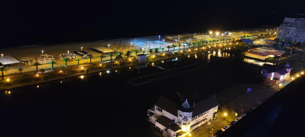 Only Front Sea View, No Side View, Wonderful Panorama, High Floor, Location Guarantee Aparthotel Batumi Exteriör bild