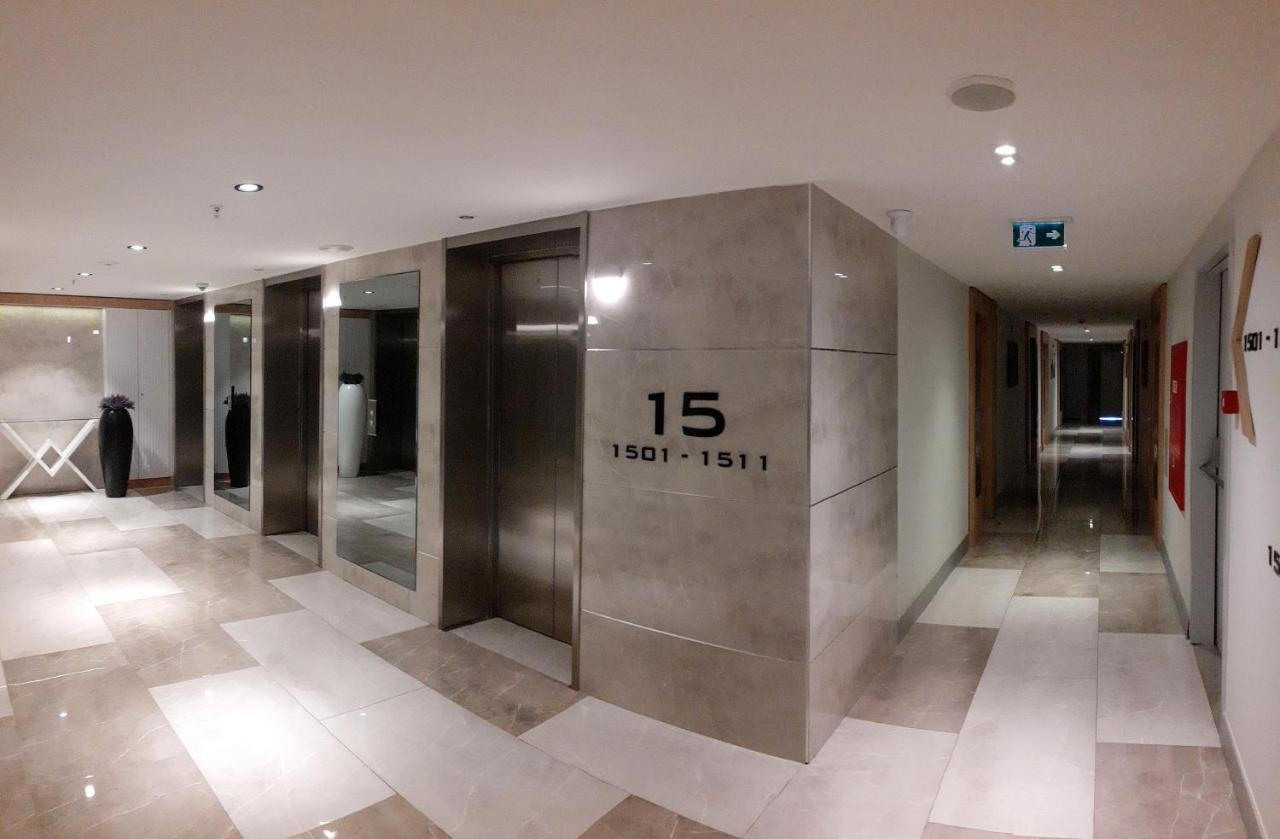 Only Front Sea View, No Side View, Wonderful Panorama, High Floor, Location Guarantee Aparthotel Batumi Exteriör bild
