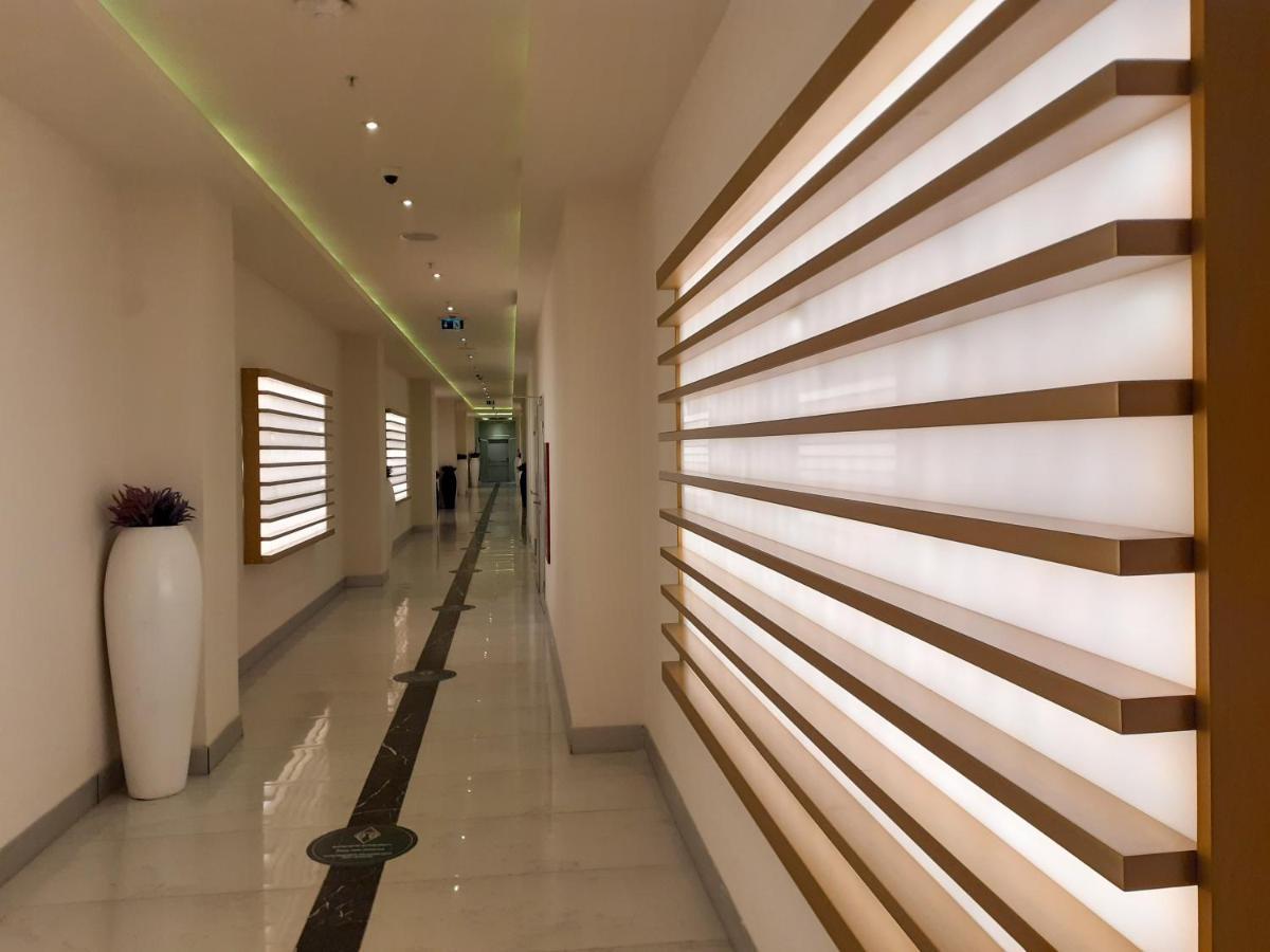 Only Front Sea View, No Side View, Wonderful Panorama, High Floor, Location Guarantee Aparthotel Batumi Exteriör bild