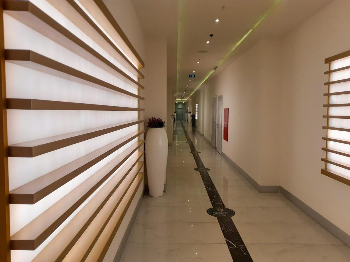 Only Front Sea View, No Side View, Wonderful Panorama, High Floor, Location Guarantee Aparthotel Batumi Exteriör bild